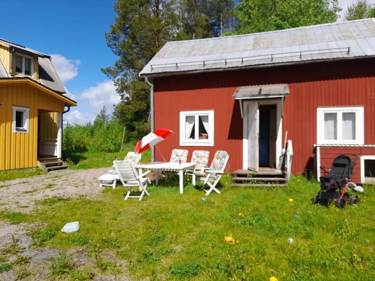 Summer Bedroom, Outside Toilet, Shower, Kitchen. 120 M From Sandbach. Bräcke Exteriör bild