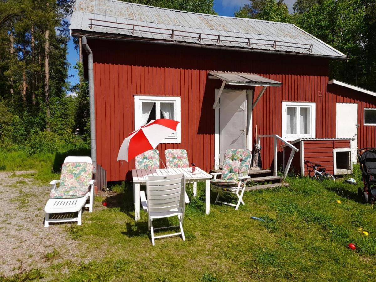 Summer Bedroom, Outside Toilet, Shower, Kitchen. 120 M From Sandbach. Bräcke Exteriör bild