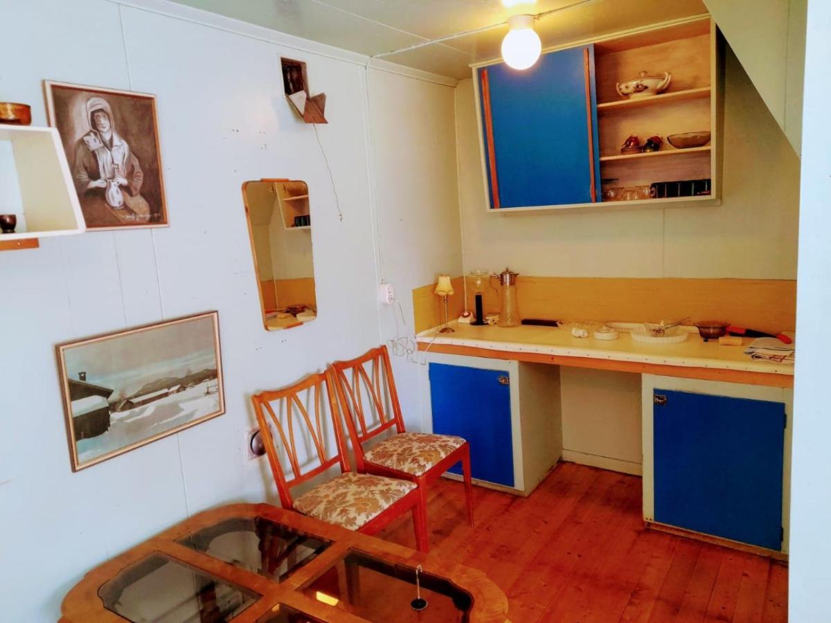 Summer Bedroom, Outside Toilet, Shower, Kitchen. 120 M From Sandbach. Bräcke Exteriör bild