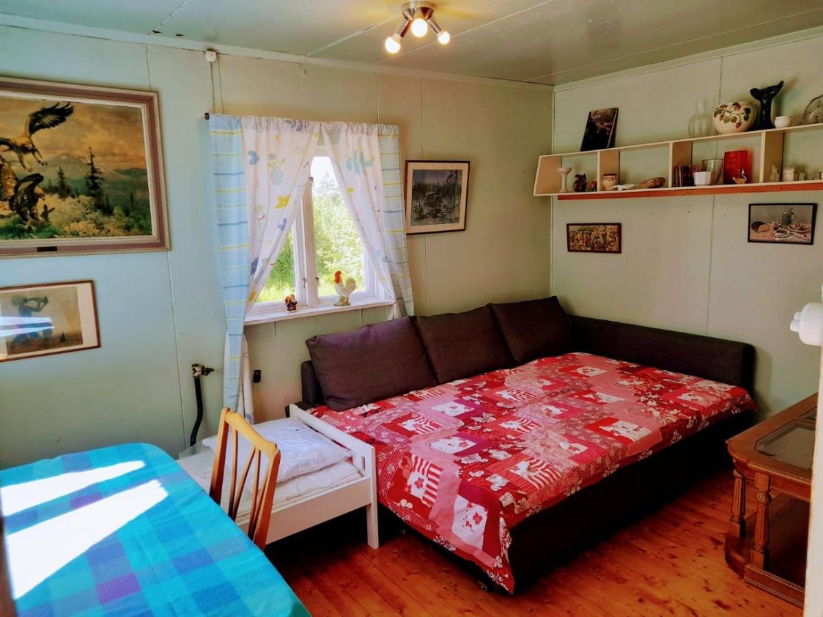 Summer Bedroom, Outside Toilet, Shower, Kitchen. 120 M From Sandbach. Bräcke Exteriör bild