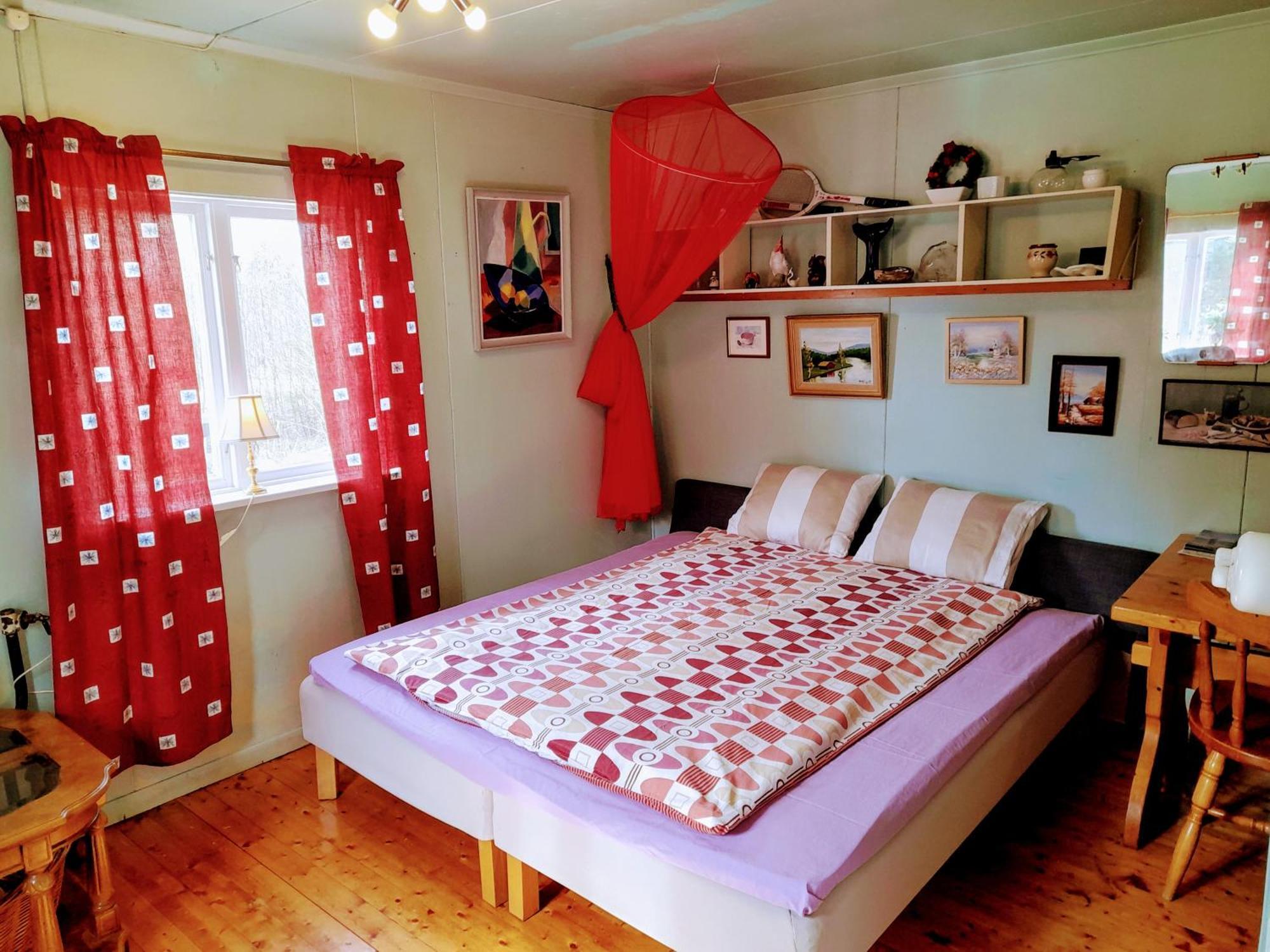 Summer Bedroom, Outside Toilet, Shower, Kitchen. 120 M From Sandbach. Bräcke Exteriör bild